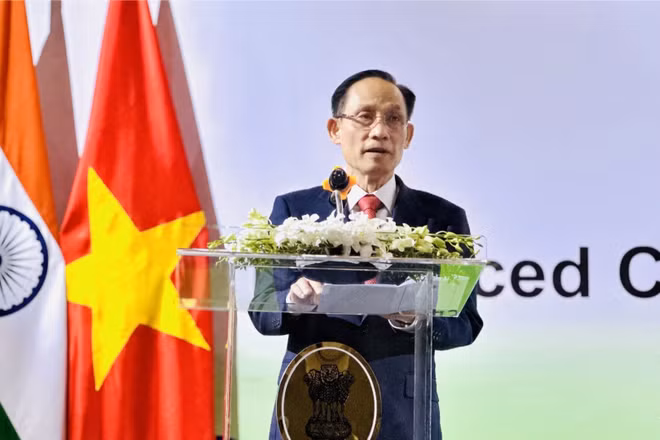 Ủy viên Bộ Chính trị, Bộ trưởng Ngoại giao Lê Hoài Trung phát biểu tại chiêu đãi kỷ niệm lần thứ 80 Ngày độc lập nước Cộng hòa Ấn Độ. (Ảnh: Việt Đức/TTXVN)