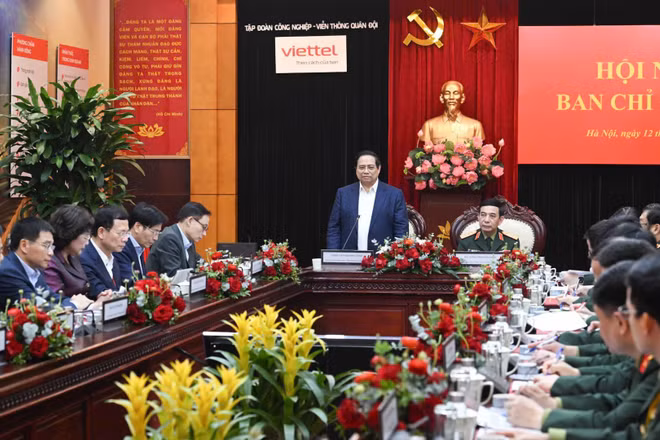 Thủ tướng Chính phủ Phạm Minh Chính chủ trì cuộc làm việc. (Ảnh: Trần Hải)