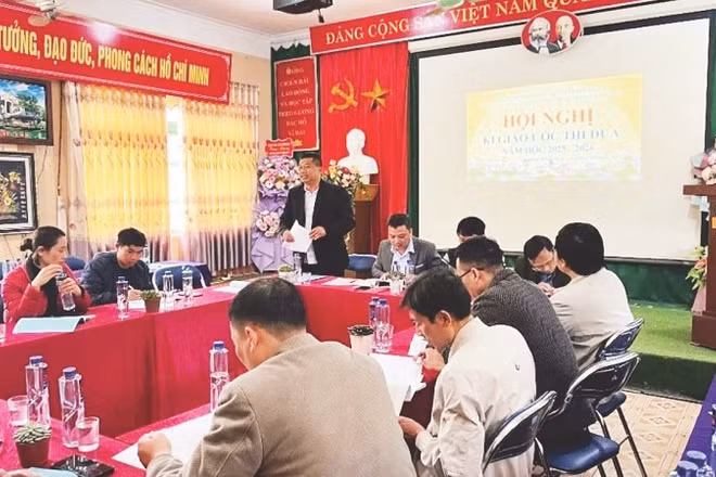 Hội nghị ký giao ước thi đua khối các trường trung học phổ thông năm học 2025-2026 tại Trường trung học phổ thông Mường Chà (tỉnh Điện Biên).