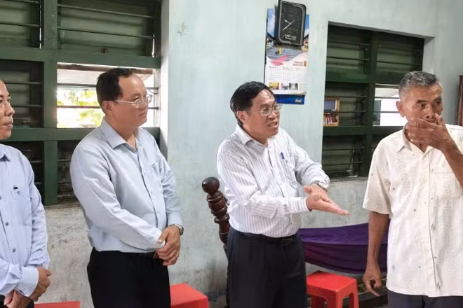 Lãnh đạo Ủy ban nhân dân tỉnh thăm hỏi đồng bào Chăm dịp Lễ hội Katê