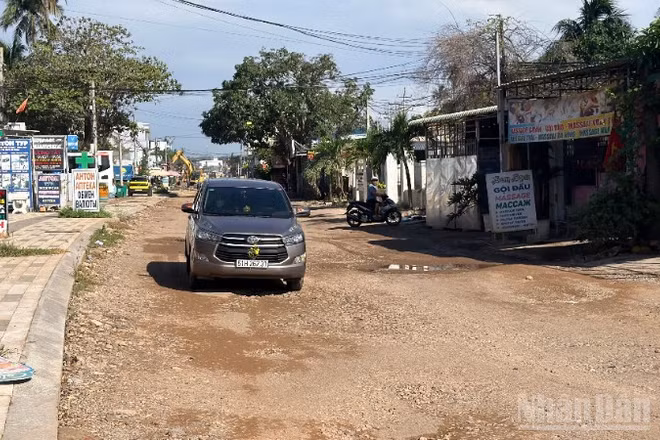 Đường Huỳnh Thúc Kháng thi công vẫn còn chậm.
