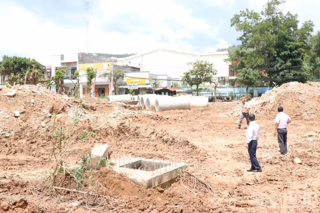 Dự án đường N26 vướng mắc chủ yếu liên quan công tác bồi thường, hỗ trợ, tái định cư và giải phóng mặt bằng. (Ảnh: THANH HẢI)