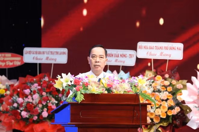 Đồng chí Lê Huy Toàn làm Chủ tịch Hội Nhà báo tỉnh Lâm Đồng.