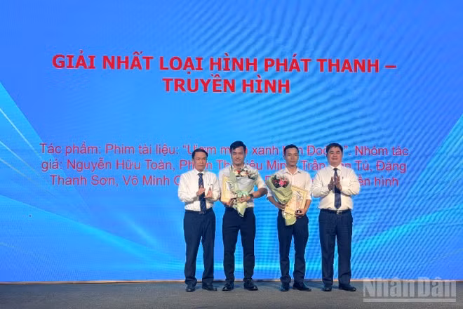 Các tác phẩm đoạt giải Nhất.
