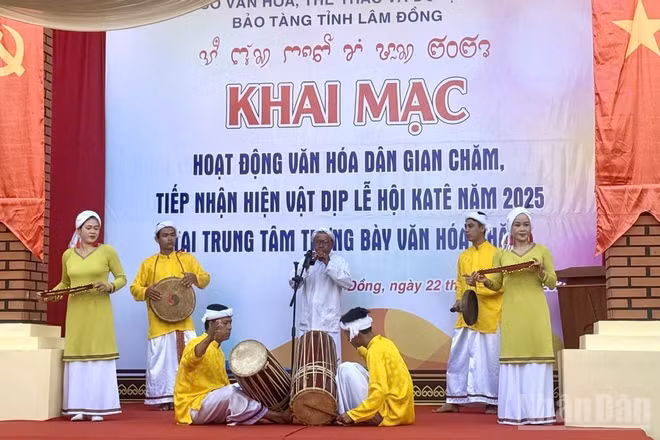 Lễ hội Katê của người Chăm tại xã Bắc Bình. (ẢNH: BÌNH MINH)