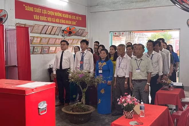 Đơn vị bầu cử số 2 (khu phố 3, phường Bình Thuận) tổ chức bỏ phiếu sớm.