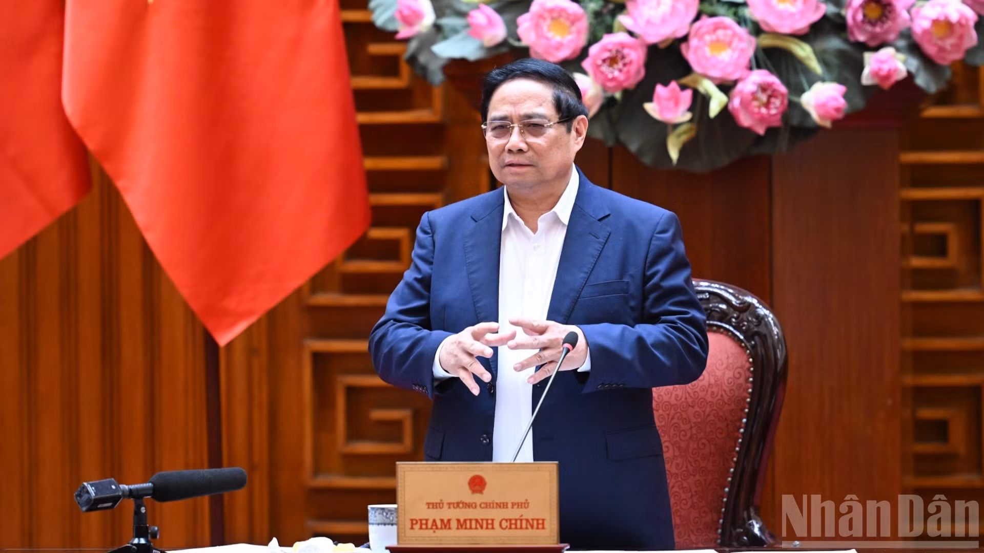 Thủ tướng Phạm Minh Chính phát biểu chỉ đạo tại buổi làm việc với Bộ Quốc phòng và các bộ, ngành liên quan.