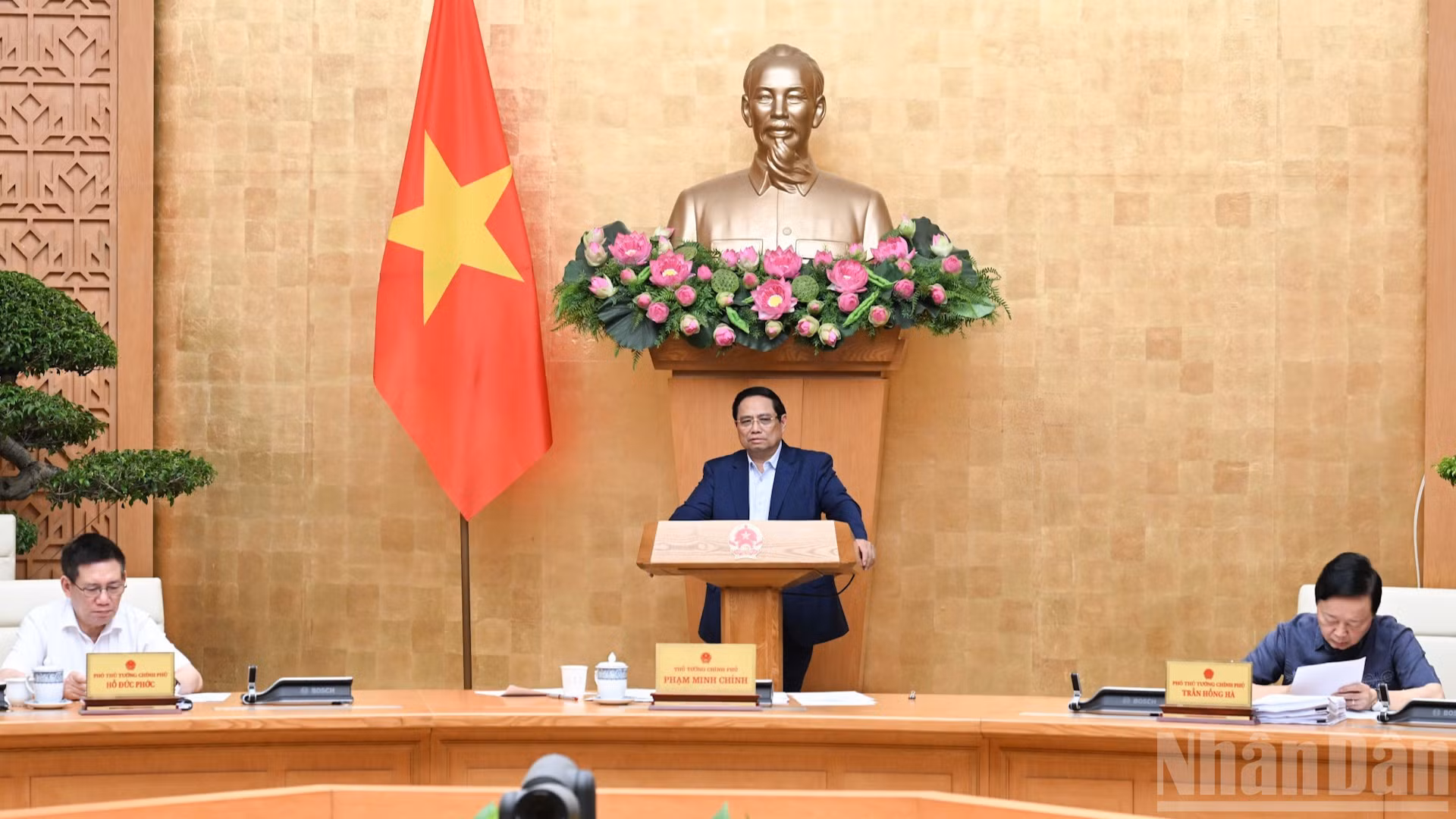 Thủ tướng Phạm Minh Chính dự và chủ trì cuộc họp.