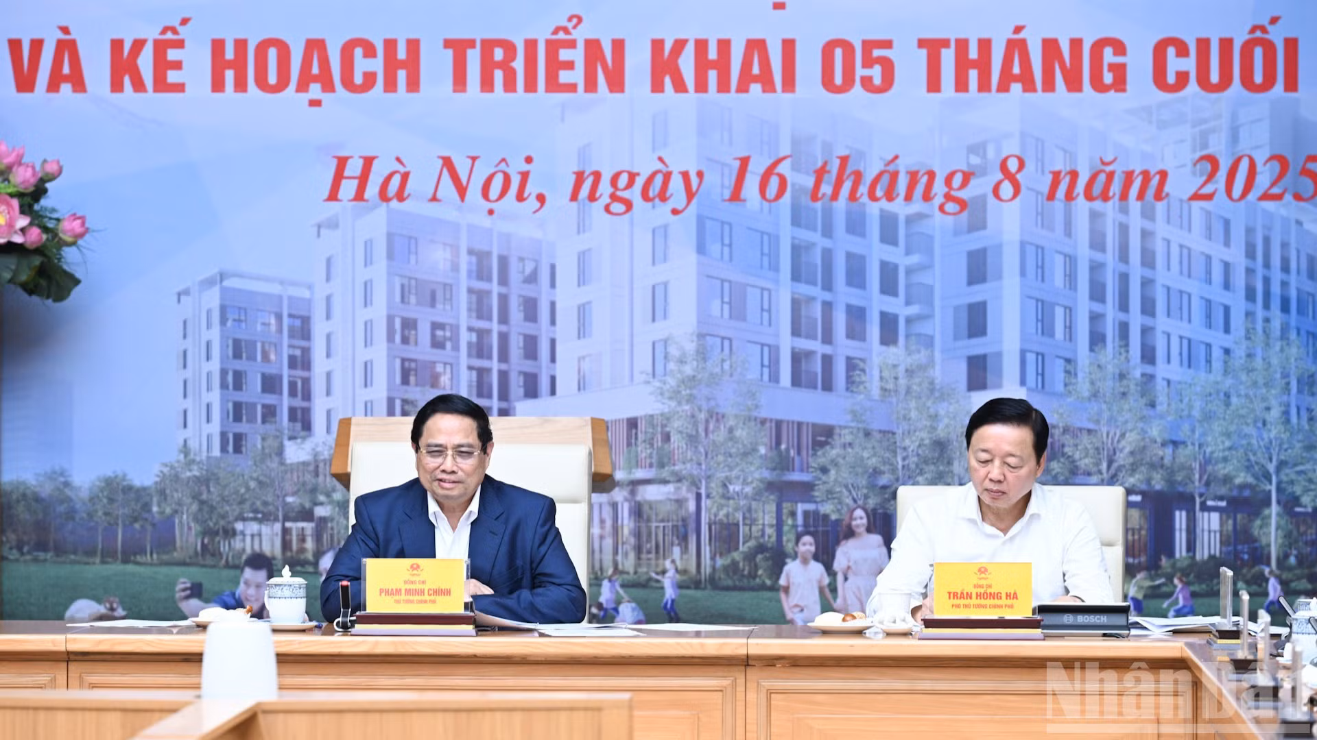 Thủ tướng Phạm Minh Chính chủ trì Hội nghị sơ kết việc thực hiện chỉ tiêu phát triển nhà ở xã hội 7 tháng đầu năm 2025.