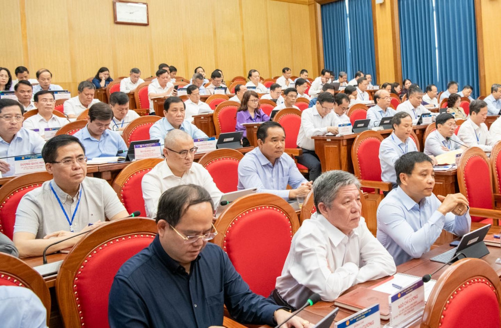 Quang cảnh c&aacute;c học vi&ecirc;n tham gia Lớp bồi dưỡng, cập nhật kiến thức đối với Ủy vi&ecirc;n Trung ương Đảng kh&oacute;a XIV. (Ảnh: L&Acirc;M HIỀN)