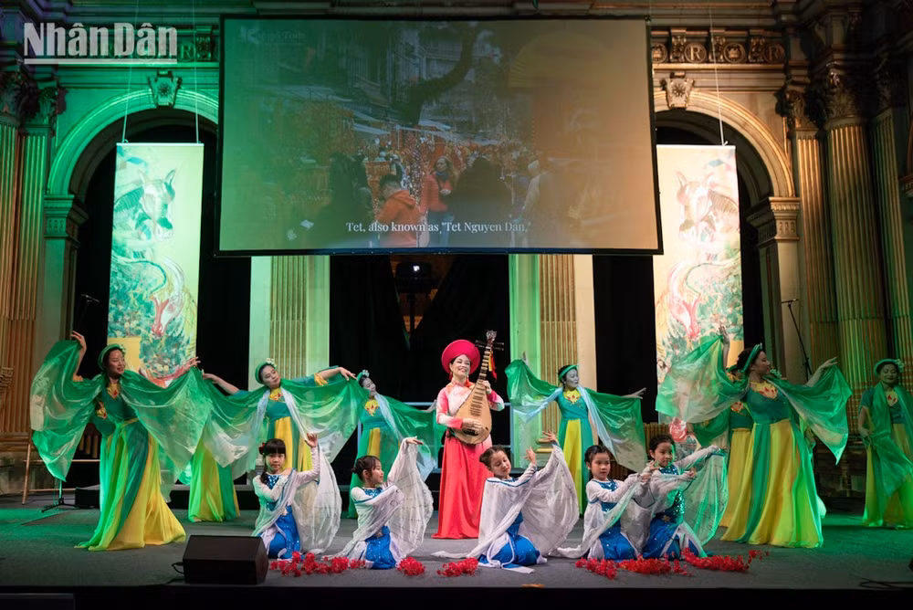 tet-vn-toa-thi-chinh-paris-minh-duy-7.jpg