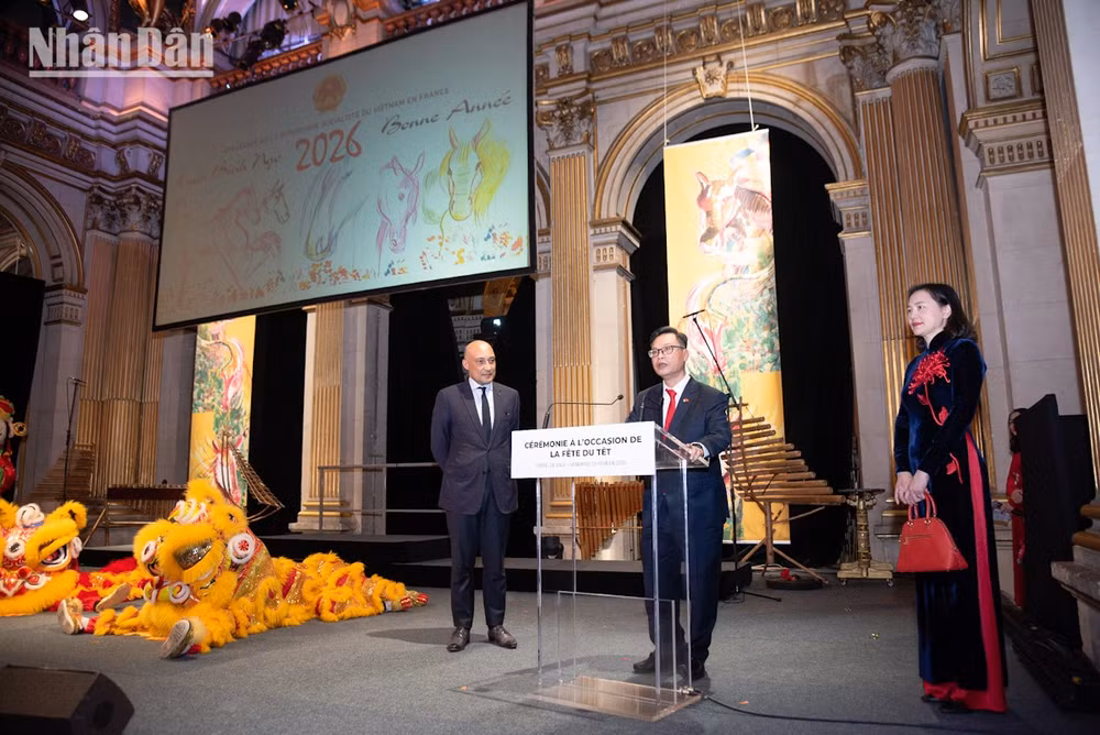 tet-vn-toa-thi-chinh-paris-minh-duy-6.jpg