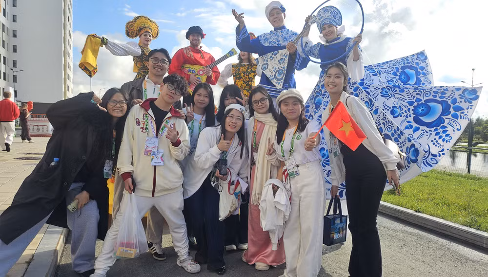 Học sinh trung học phổ thông Việt Nam cùng bạn bè quốc tế tham gia WYF-2026. (Ảnh: Tuấn Phong)