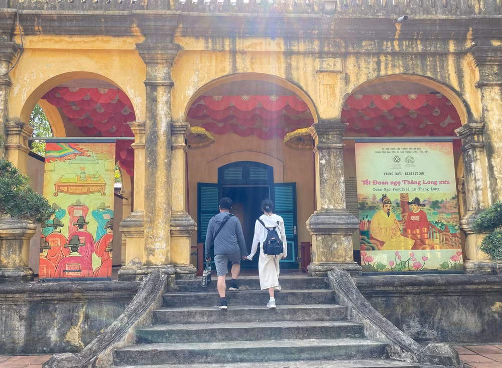 tet-doan-ngo-thuy-linh-7.jpg