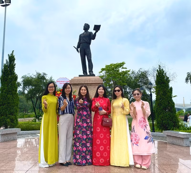 ngay-sinh-pushkin-ha-thuong-ussh-5.jpg