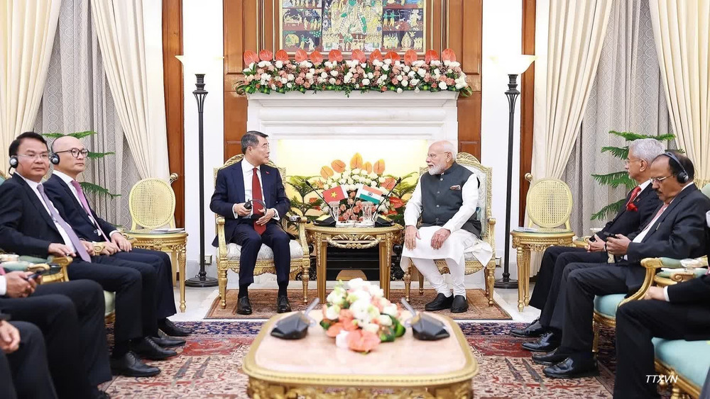 Thủ tướng Lê Minh Hưng hội đàm với Thủ tướng Ấn Độ Narendra Modi. (Ảnh: TTXVN)