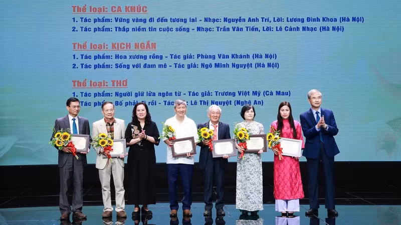 giai-nhi.jpg