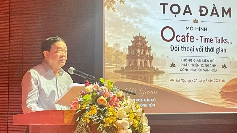 Giáo sư, Tiến sĩ Trần Thọ Đạt phát biểu khai mạc. 