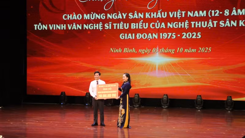 200-trieu-8693.jpg