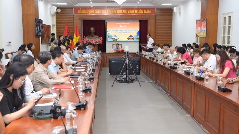 Toàn cảnh Hội nghị. 