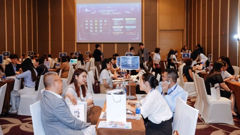 Hoạt động kết nối giao thương giữa các doanh nghiệp du lịch Việt Nam và Hàn Quốc tại Korea Travel Mart 2026. 