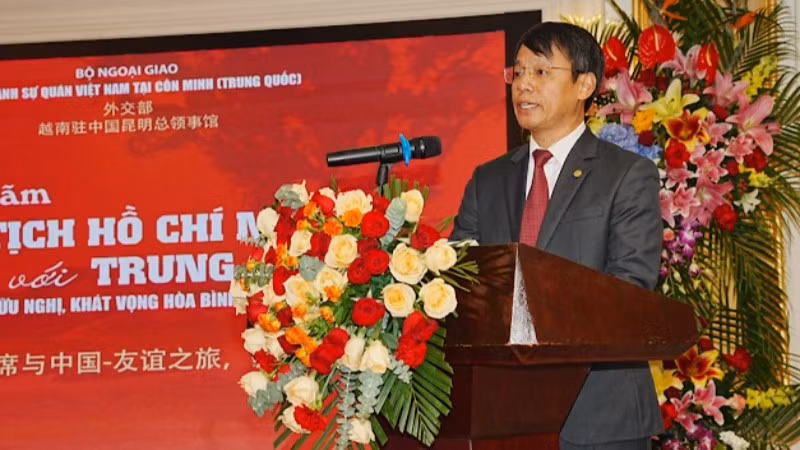 ong-nguyen-van-duong-pho-giam-doc-khu-di-tich-chu-tich-ho-chi-minh-tai-phu-chu-tich-phat-bieu-khai-mac-chuoi-su-kien.jpg