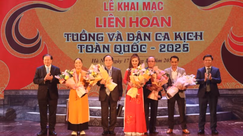 tang-hoa-hoi-dong-nt-7425.jpg