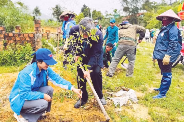 Xã Măng Đen vận động các cơ quan, đơn vị, doanh nghiệp và người dân tham gia chương trình “Một triệu cây xanh vì Măng Đen xanh”.
