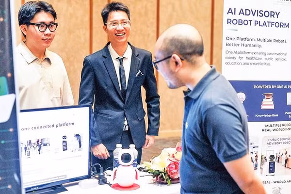 Các dự án khởi nghiệp sáng tạo giới thiệu sản phẩm trong khuôn khổ Diễn đàn đầu tư mạo hiểm và thiên thần Đà Nẵng năm 2026.