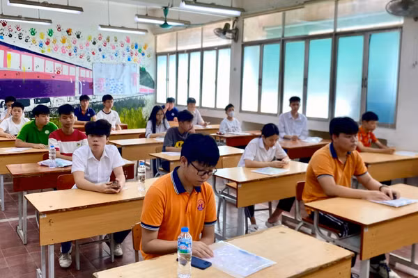 Giảm áp lực kỳ thi tuyển sinh vào lớp 10