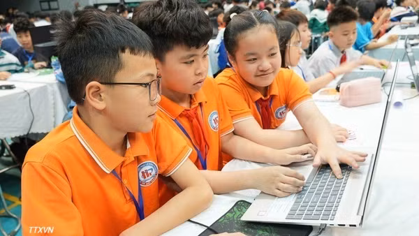 Bảo vệ trẻ em trên không gian mạng là nhiệm vụ cấp bách của mọi quốc gia. (Ảnh minh họa: TTXVN)