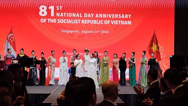Chương trình “Đêm di sản Á Đông” giới thiệu bộ sưu tập “From Roots to Future-Từ cội nguồn đến tương lai” được tổ chức tại Singapore nhân kỷ niệm 81 năm Quốc khánh nước Cộng hòa xã hội chủ nghĩa Việt Nam 2/9. (Ảnh: Ban tổ chức)