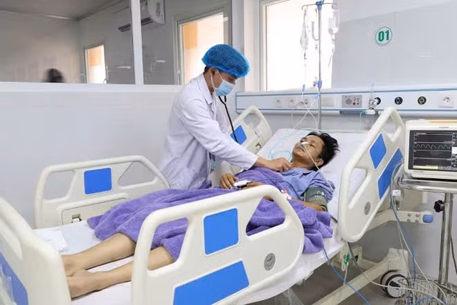 Hiện tại sức khỏe người bệnh ổn định và đang được theo dõi, điều trị.