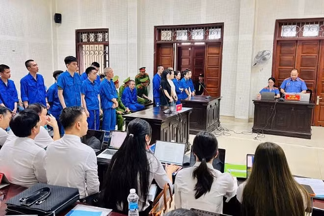 Quang cảnh phiên tòa.