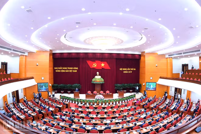Quang cảnh phiên bế mạc Hội nghị lần thứ ba Ban Chấp hành Trung ương Đảng Cộng sản Việt Nam khóa XIV. (Ảnh: ĐĂNG KHOA)