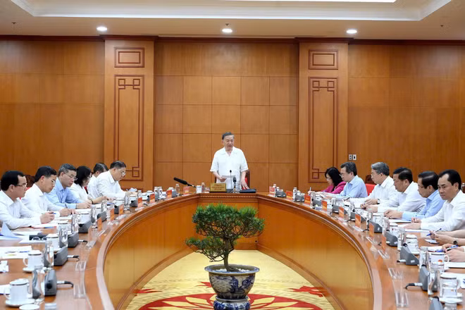Tổng Bí thư, Chủ tịch nước Tô Lâm tại buổi làm việc với một số cơ quan về nhà ở xã hội và định hướng phát triển nhà ở trong thời gian tới. (Ảnh: ĐĂNG KHOA)