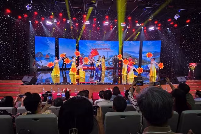 Quang cảnh lễ phát động cuộc thi.