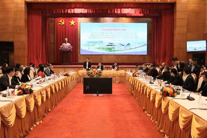 Quang cảnh tọa đàm.