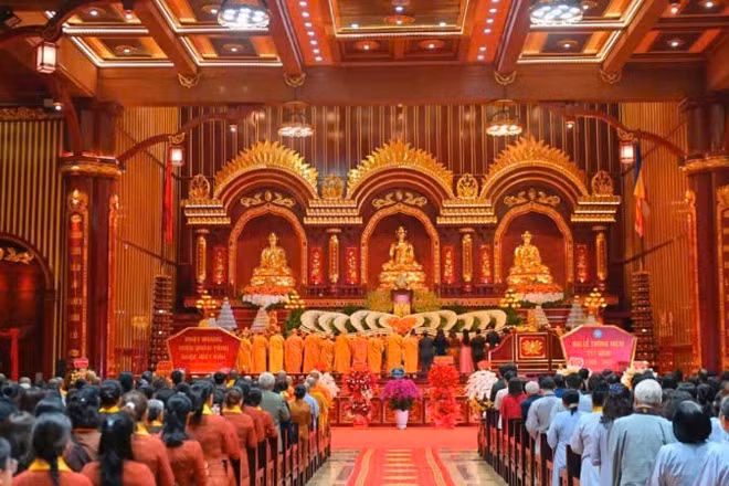 Quang cảnh Đại Lễ tưởng niệm 717 năm Ngày Phật hoàng Trần Nhân Tông nhập Niết bàn.