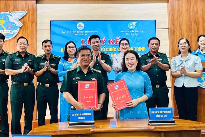 Lãnh đạo hai đơn vị ký kết Kế hoạch phối hợp tổ chức Chương trình “Đồng hành cùng Phụ nữ biên cương” giai đoạn 2026-2030. 