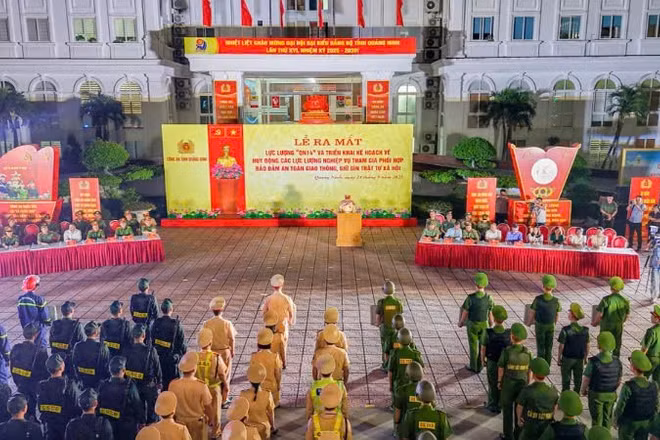Quang cảnh lễ ra mắt lực lượng QN-14.