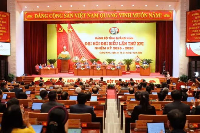 Quang cảnh khai mạc Đại hội đại biểu tỉnh Quảng Ninh lần thứ XVI, nhiệm kỳ 2025-2030.