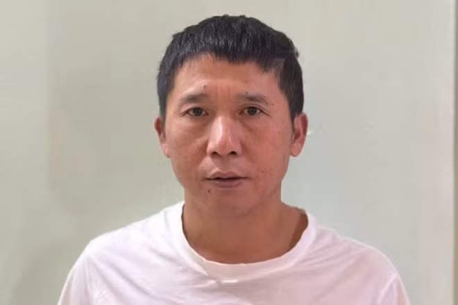 Đối tượng truy nã đặc biệt Yuan DongBing (Viên Đông Binh) tại cơ quan Công an.