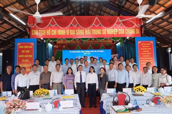 Các đại biểu tham dự sự kiện.