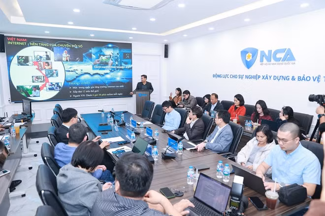 Toàn cảnh tọa đàm “Bảo vệ dữ liệu cá nhân - quyền và trách nhiệm”.
