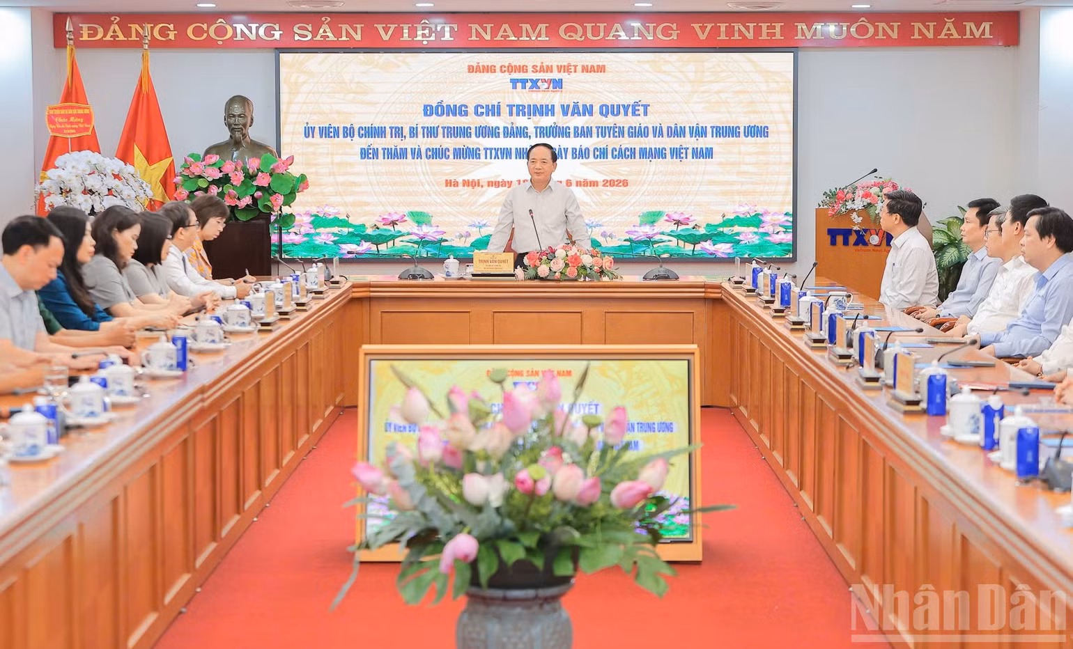 ndo_br_lam-viec.jpg