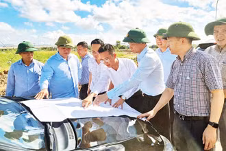 Lãnh đạo thị xã Quảng Yên kiểm tra tiến độ triển khai các dự án trên địa bàn.