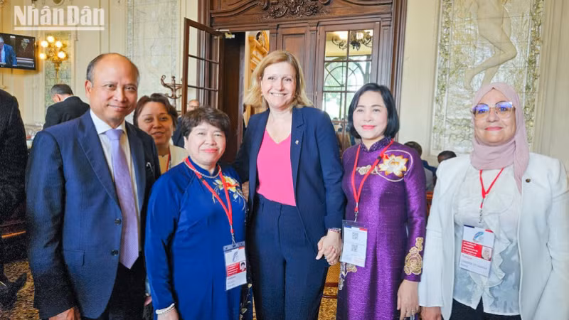 Phó Chủ tịch Quốc hội Nguyễn Thị Thanh gặp Chủ tịch Hạ viện Pháp Yael Braun-Pivet.