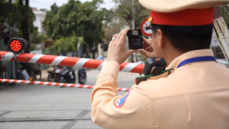 Ngày 15/5/2026, Nghị định số 81/2026/NĐ-CP chính thức được áp dụng, người tham gia giao thông cố tình vi phạm an toàn đường sắt sẽ bị xử phạt.