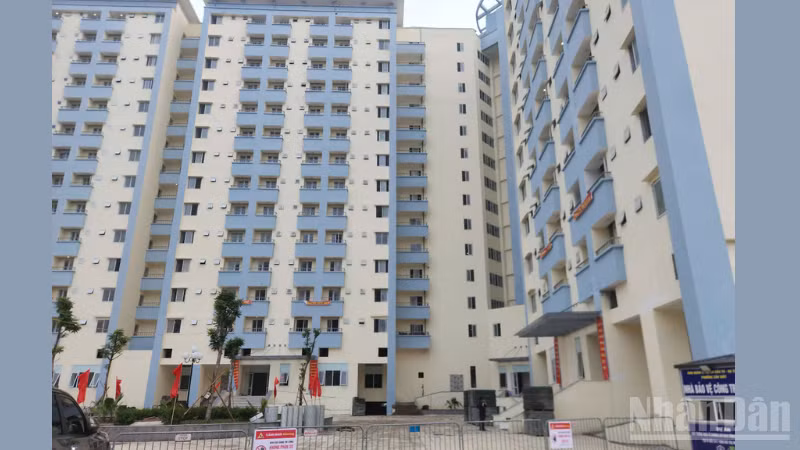Dự án nhà ở tái định cư D17 đang hoàn thiện những hạng mục cuối trước khi bàn giao đưa vào sử dụng trong tháng 6/2026.